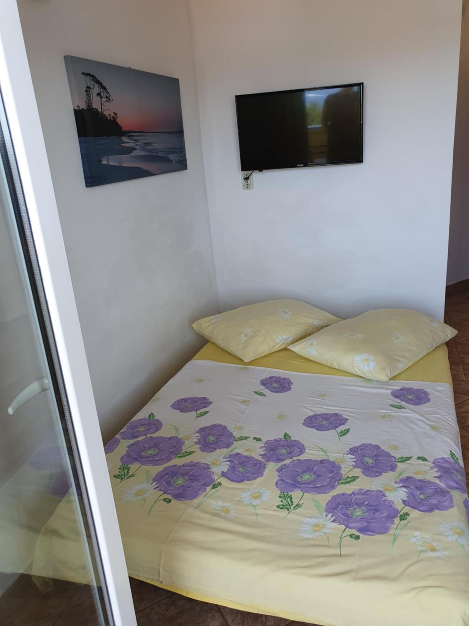 Apartment Jelena Rab Town Exterior photo